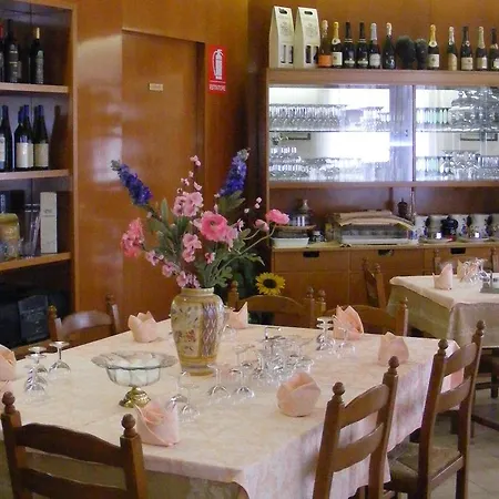Ristorante Alla Terrazza 2* モンファルコーネ