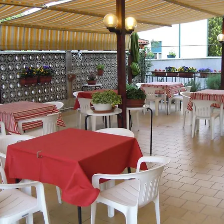 Ristorante Alla Terrazza ホテル 2*